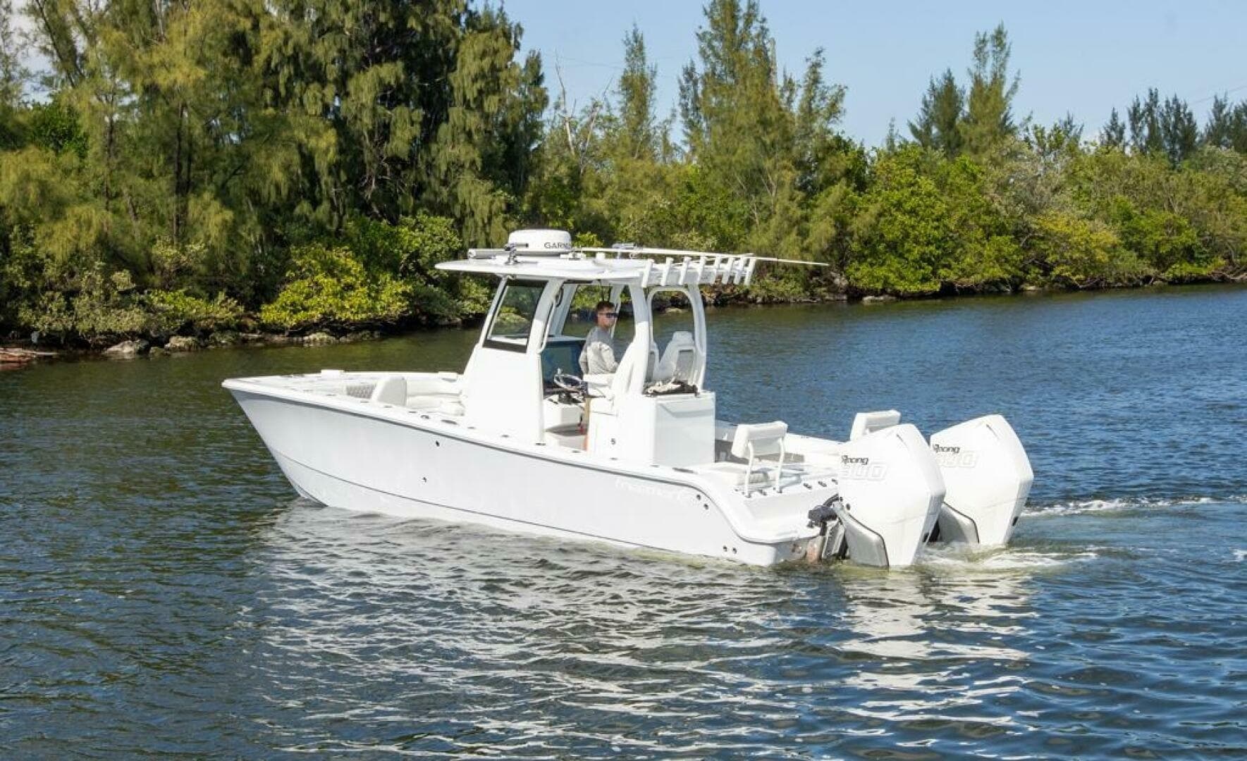 2023 Freeman 28 Bay Hybrid