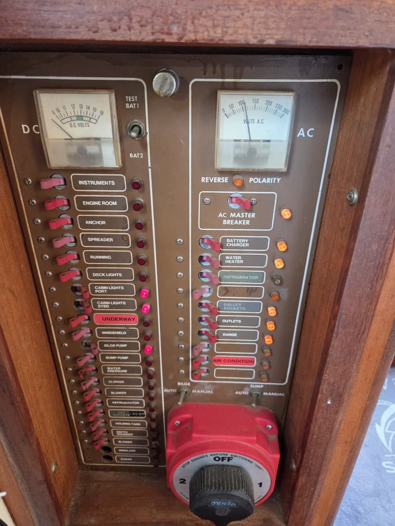 1982 C & L Sea Ranger Sundeck 39