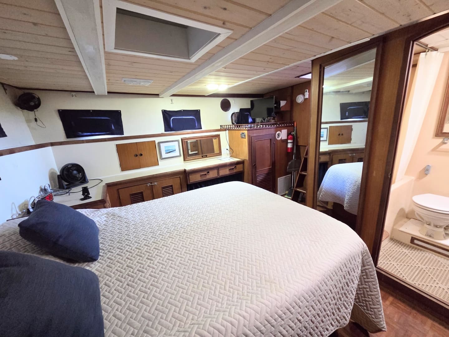 1982 C & L Sea Ranger Sundeck 39