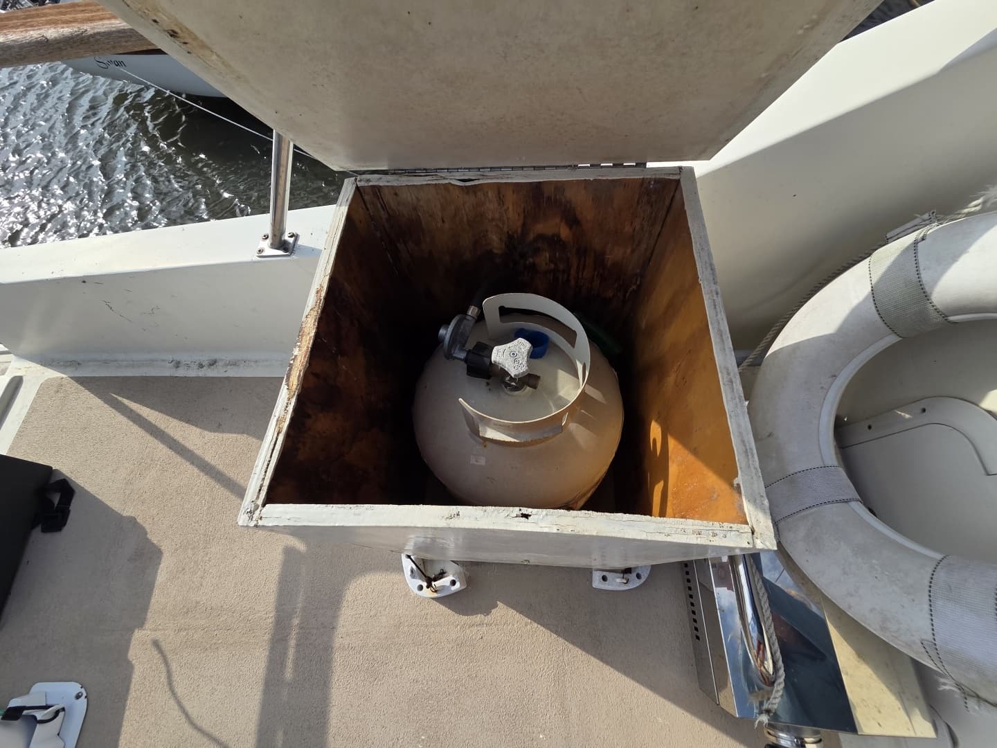 1982 C & L Sea Ranger Sundeck 39