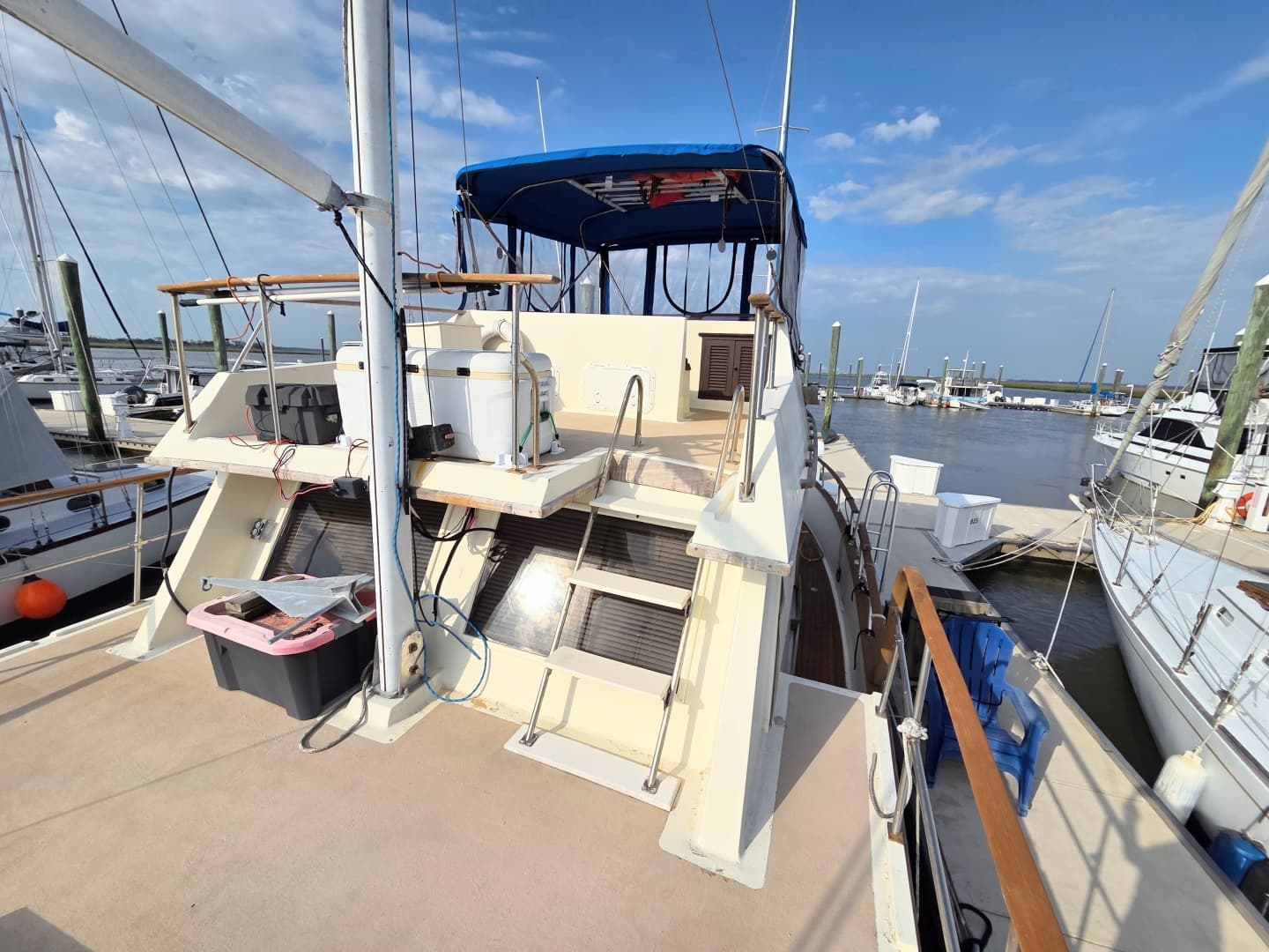 1982 C & L Sea Ranger Sundeck 39