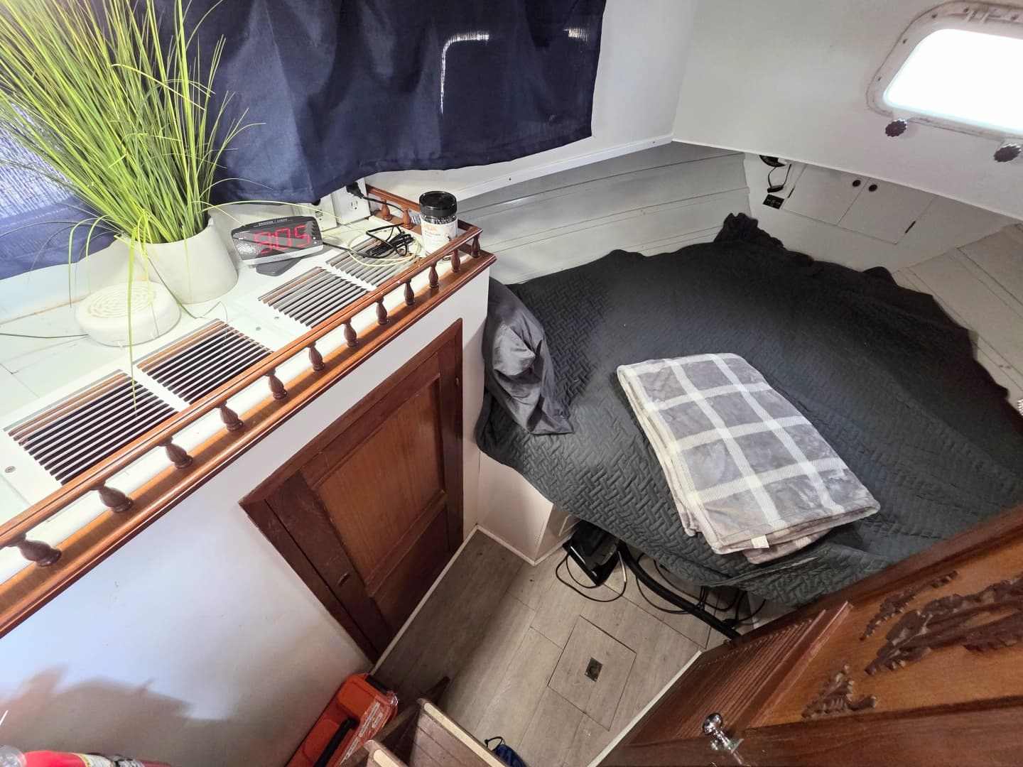 1982 C & L Sea Ranger Sundeck 39