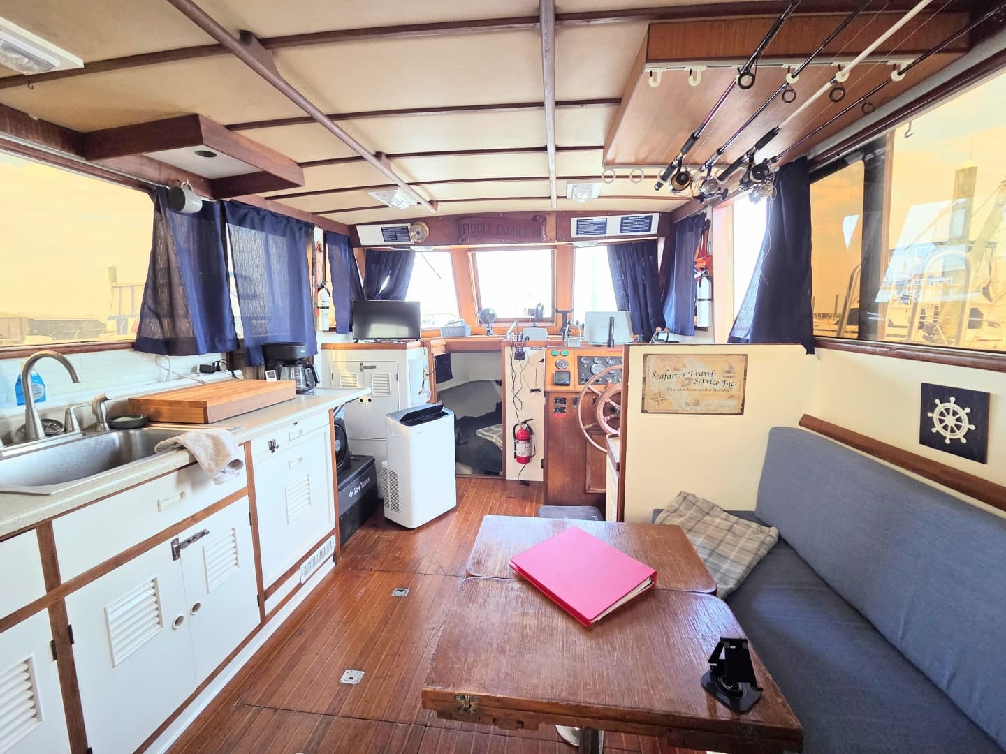 1982 C & L Sea Ranger Sundeck 39