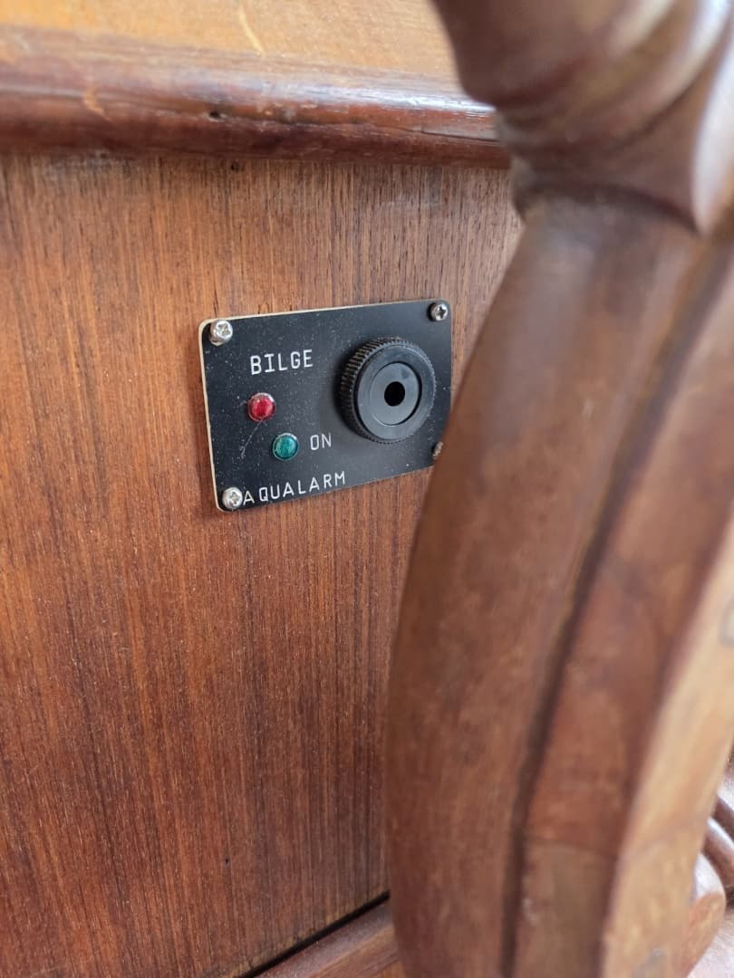 1982 C & L Sea Ranger Sundeck 39