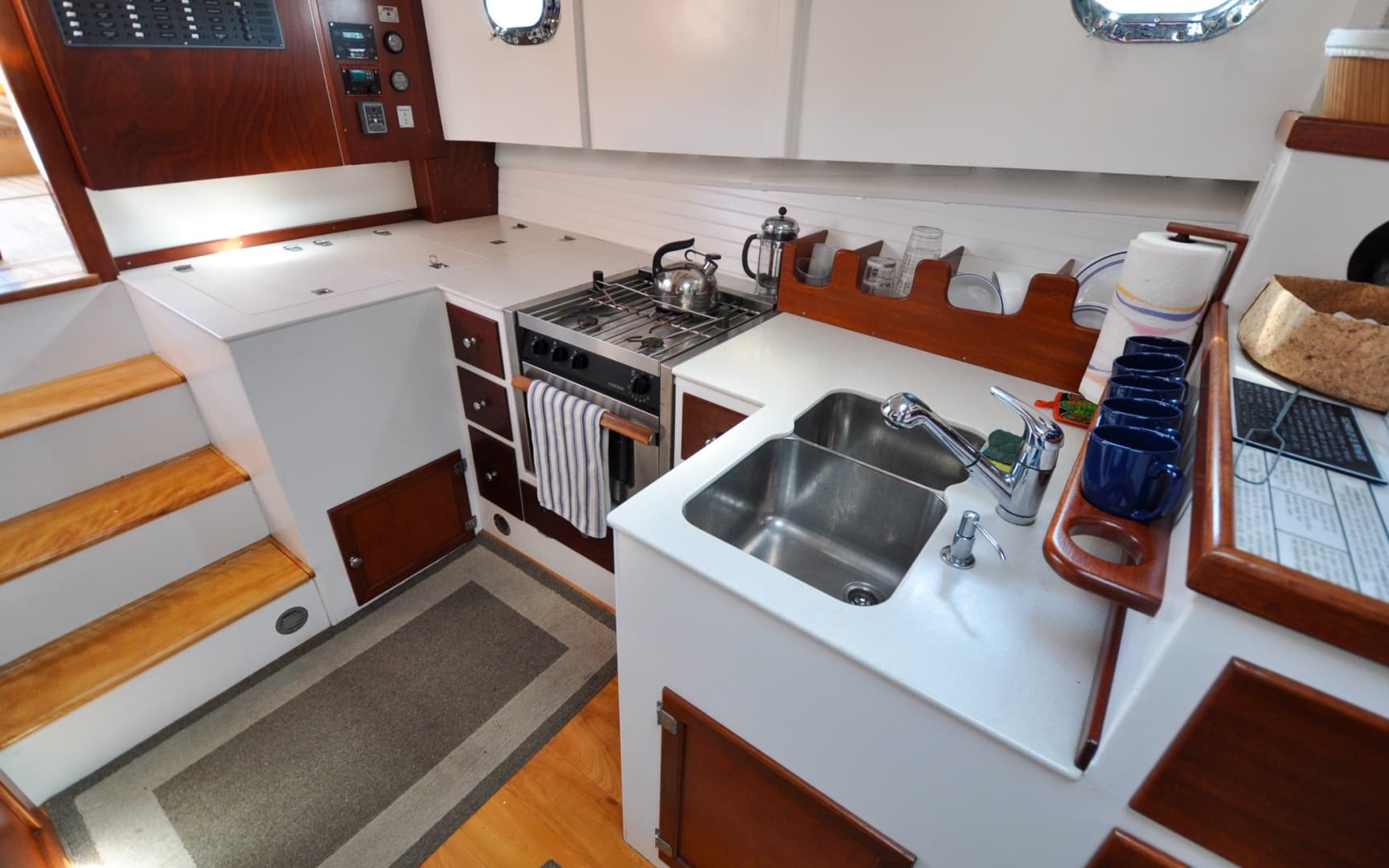1958 Bunker and Ellis 42 | Aleria