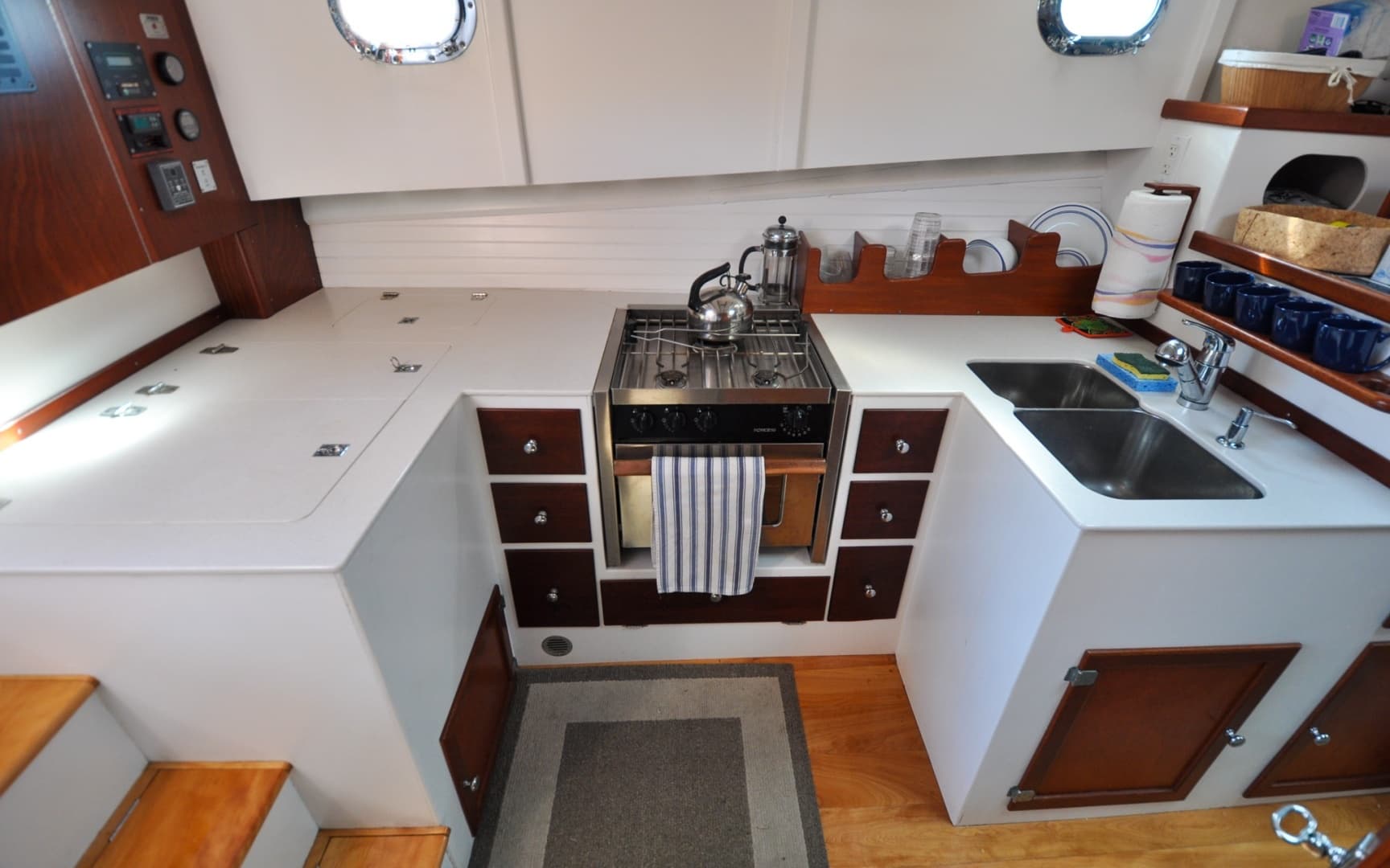 1958 Bunker and Ellis 42 | Aleria