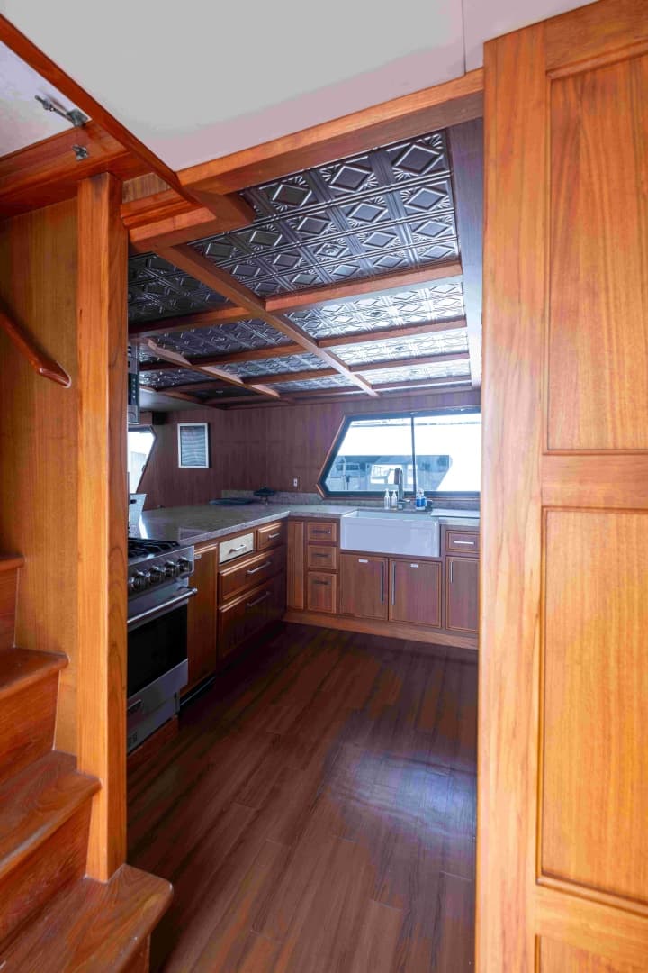 1972 Offshore Yachts 