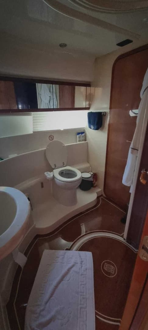 2001 Ferretti Yachts 