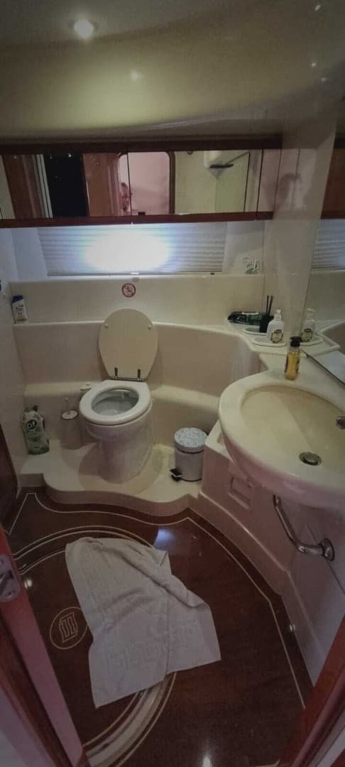 2001 Ferretti Yachts 