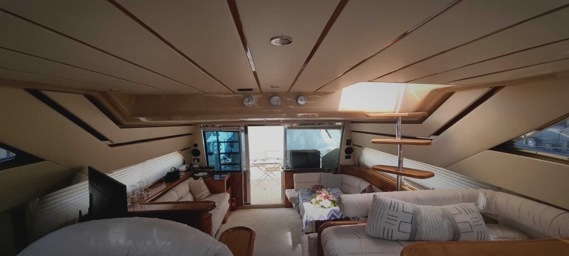 2001 Ferretti Yachts 