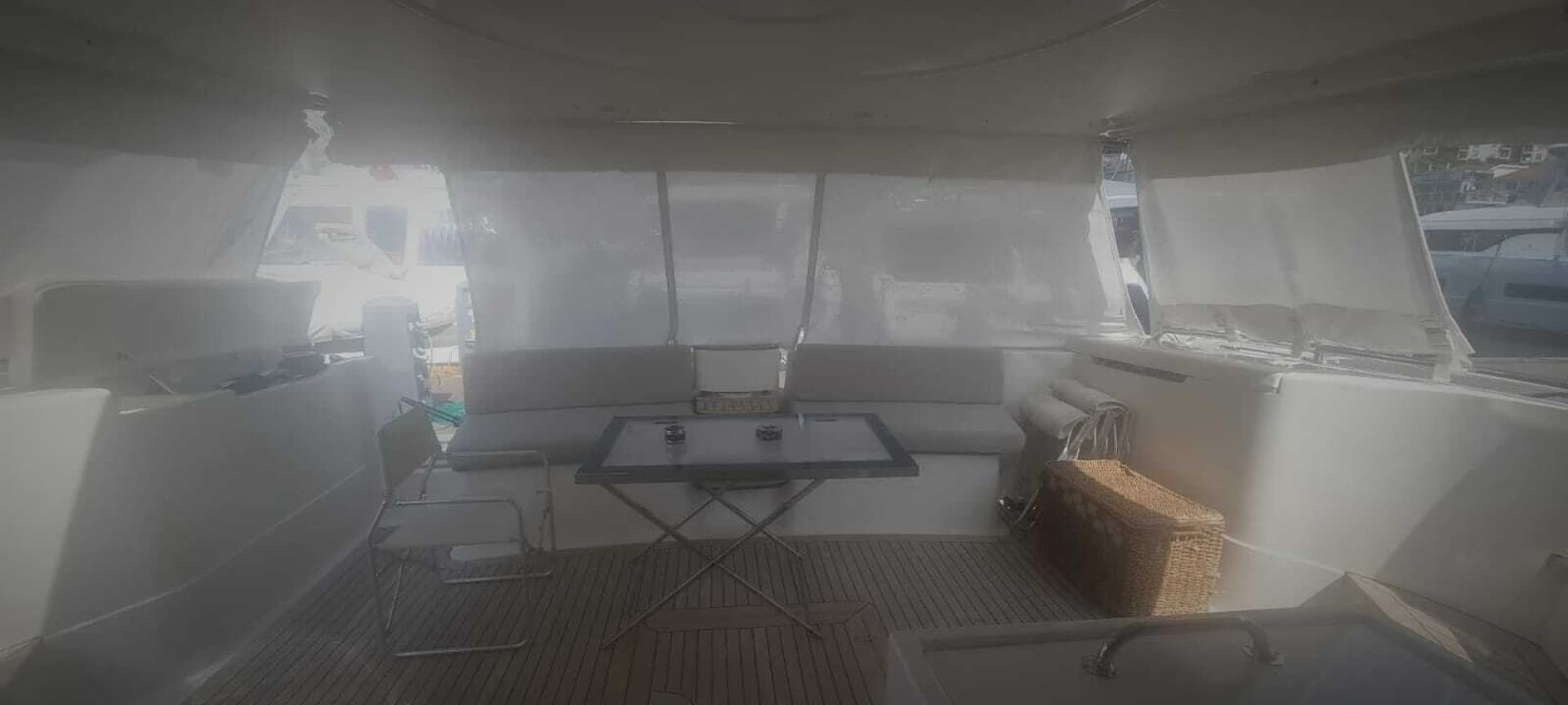 2001 Ferretti Yachts 