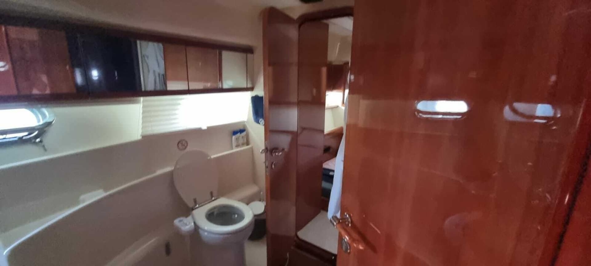 2001 Ferretti Yachts 