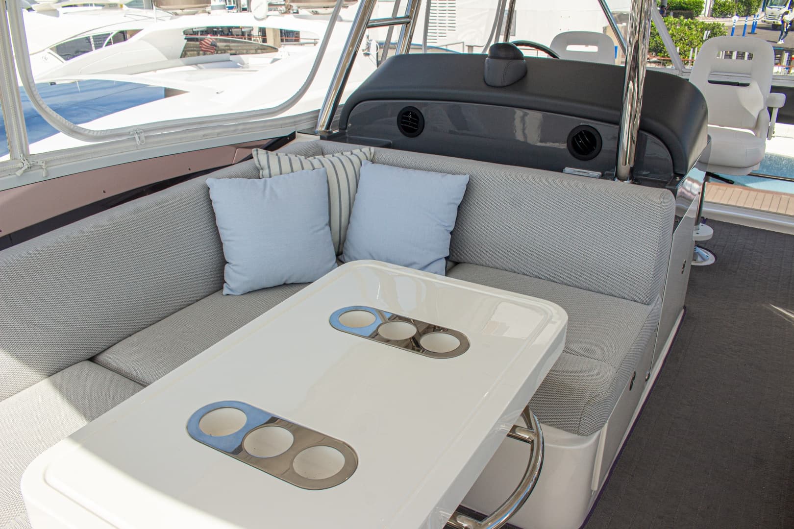 2025 Riviera 46 Sports Motor Yacht