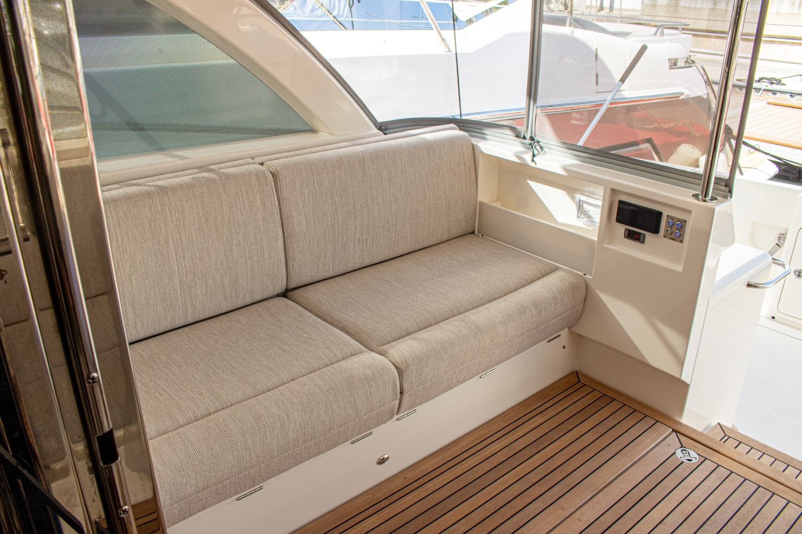 2025 Riviera 46 Sports Motor Yacht