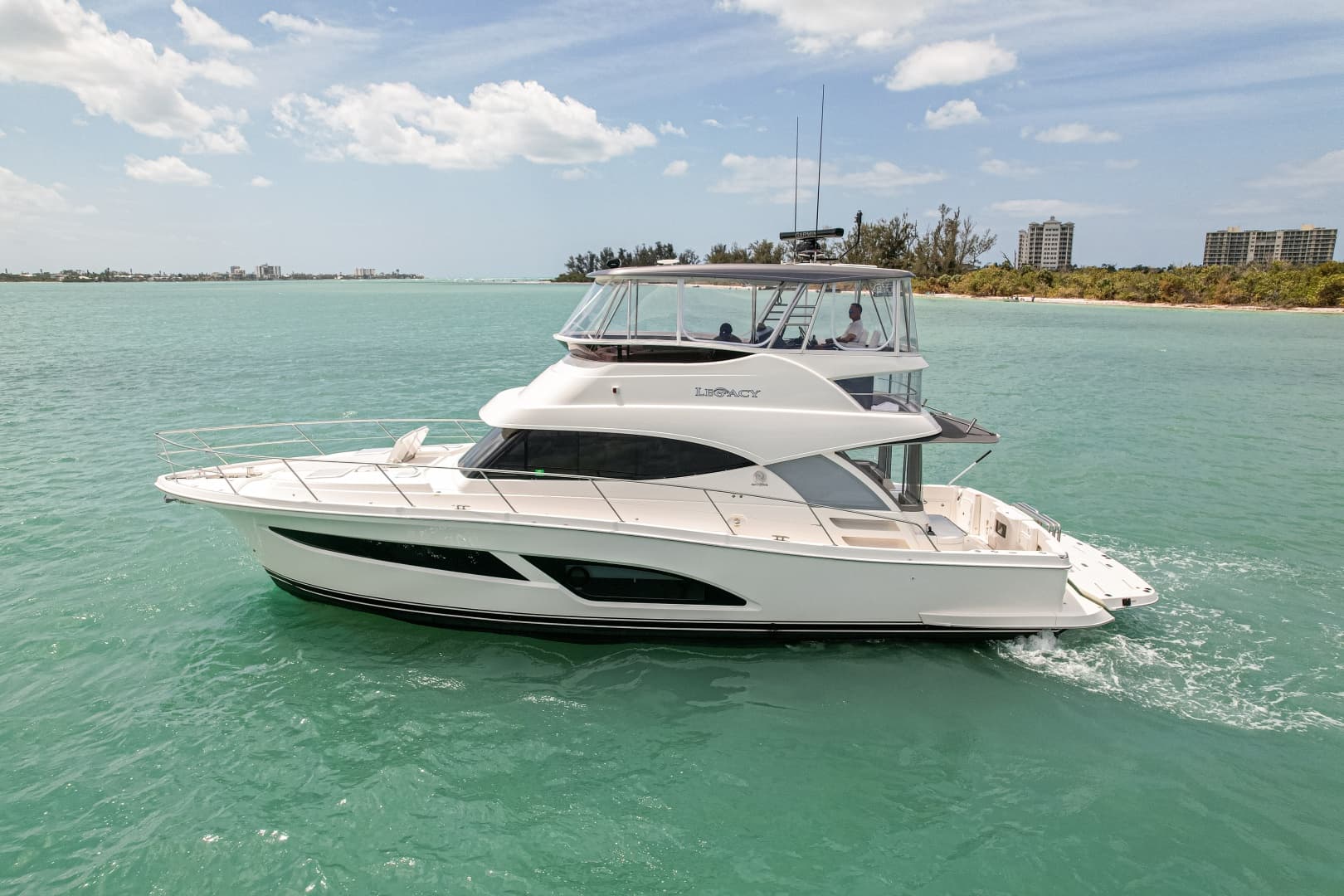 2025 Riviera 46 Sports Motor Yacht