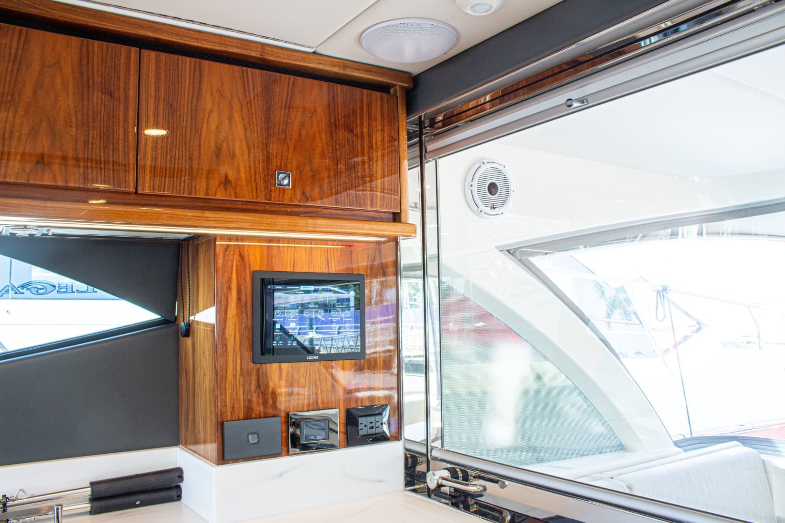 2025 Riviera 46 Sports Motor Yacht