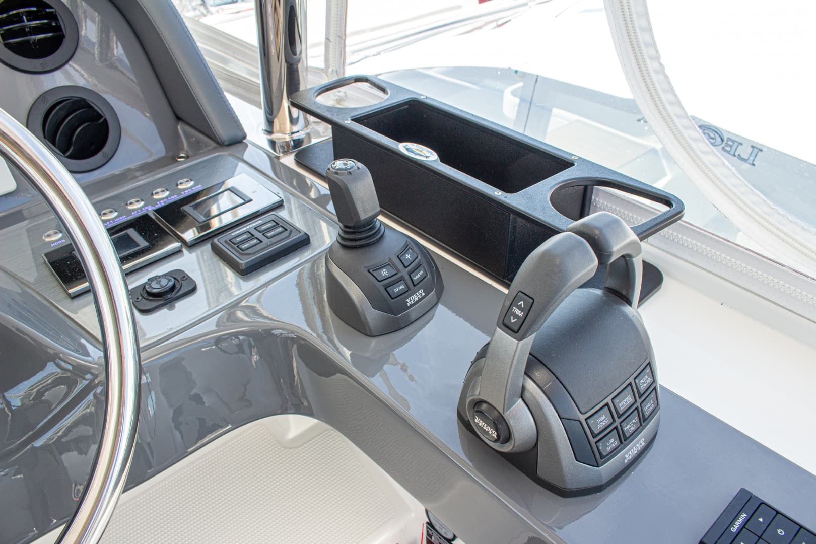 2025 Riviera 46 Sports Motor Yacht