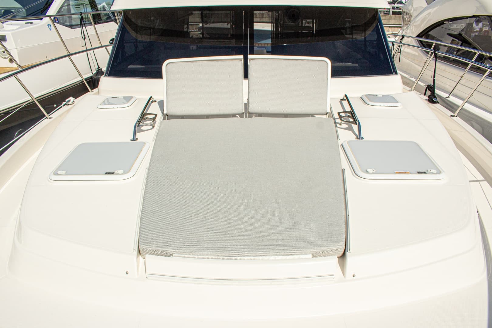 2025 Riviera 46 Sports Motor Yacht