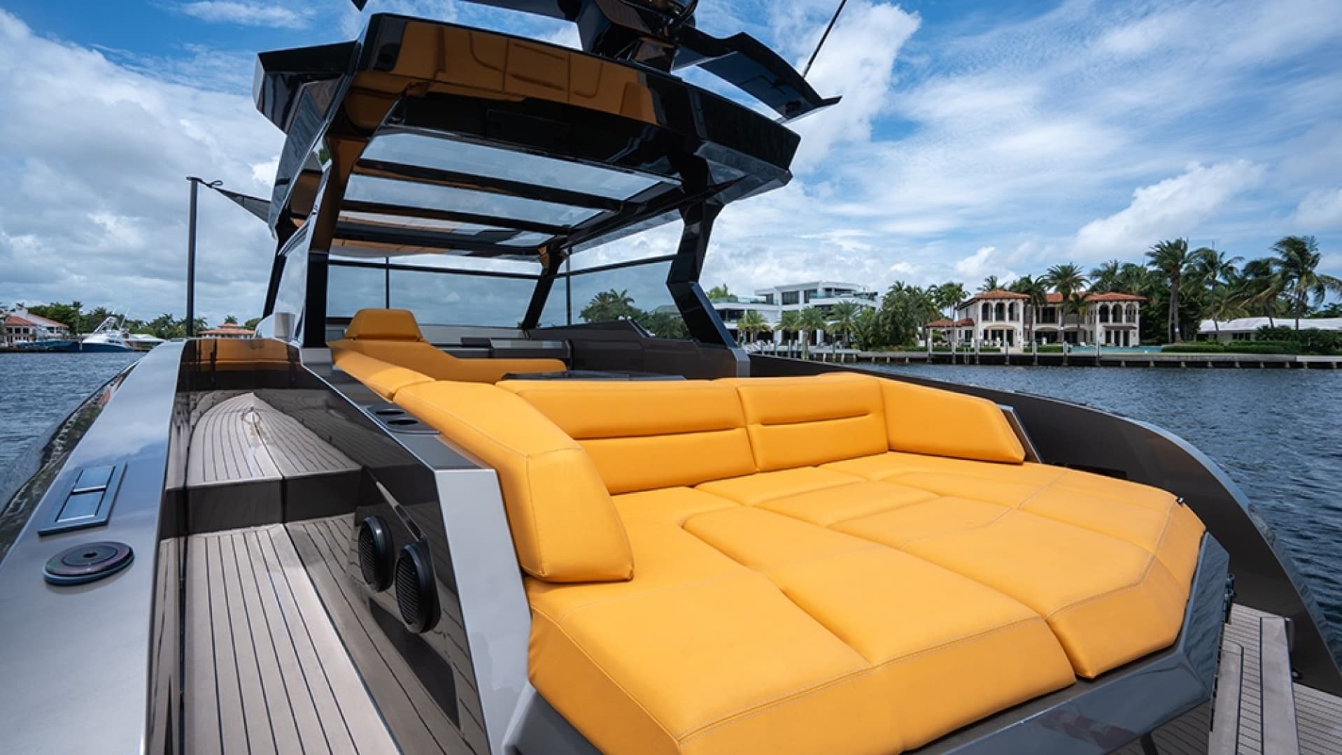 Aft sundeck
