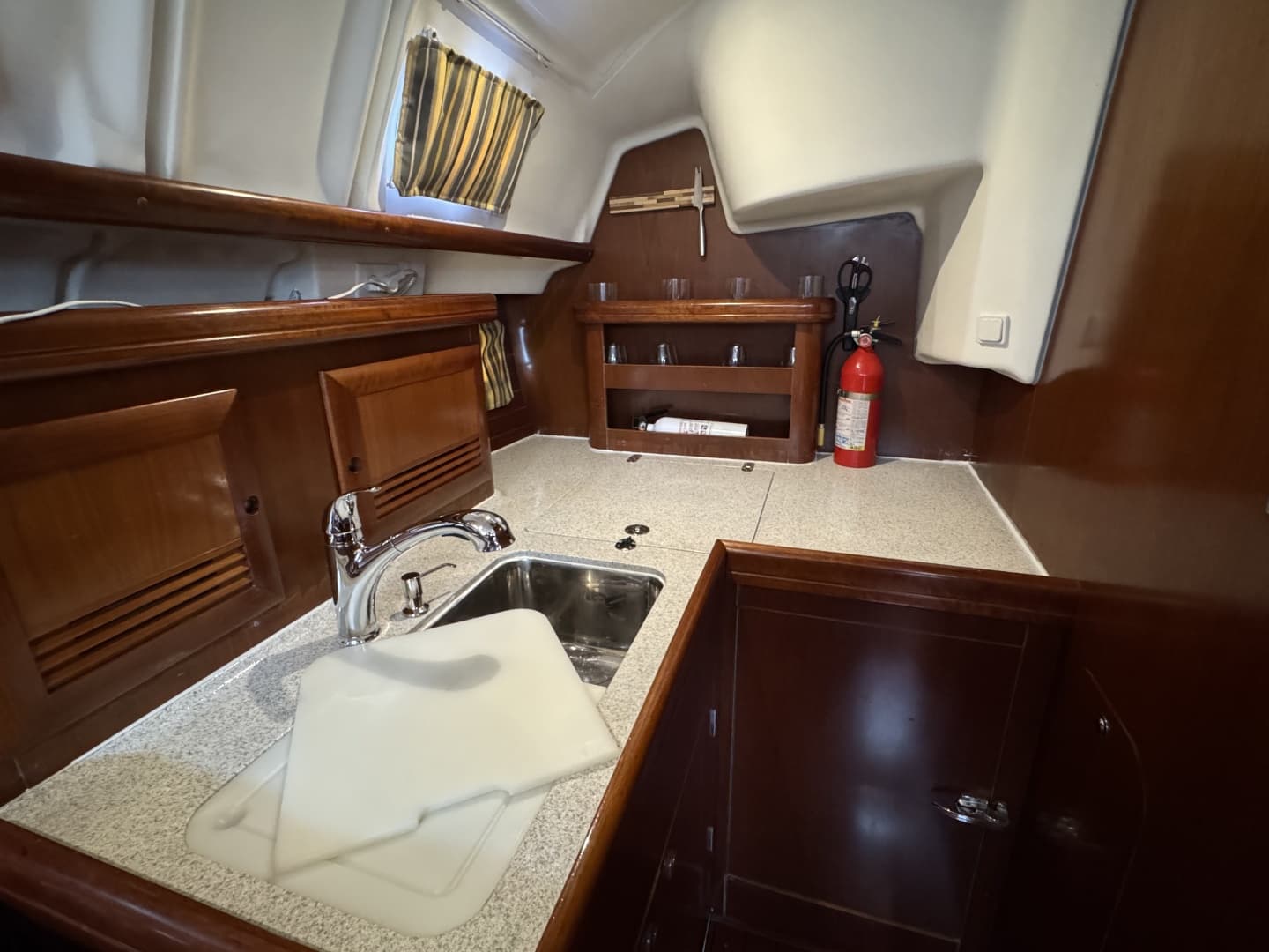 2004 Beneteau 423