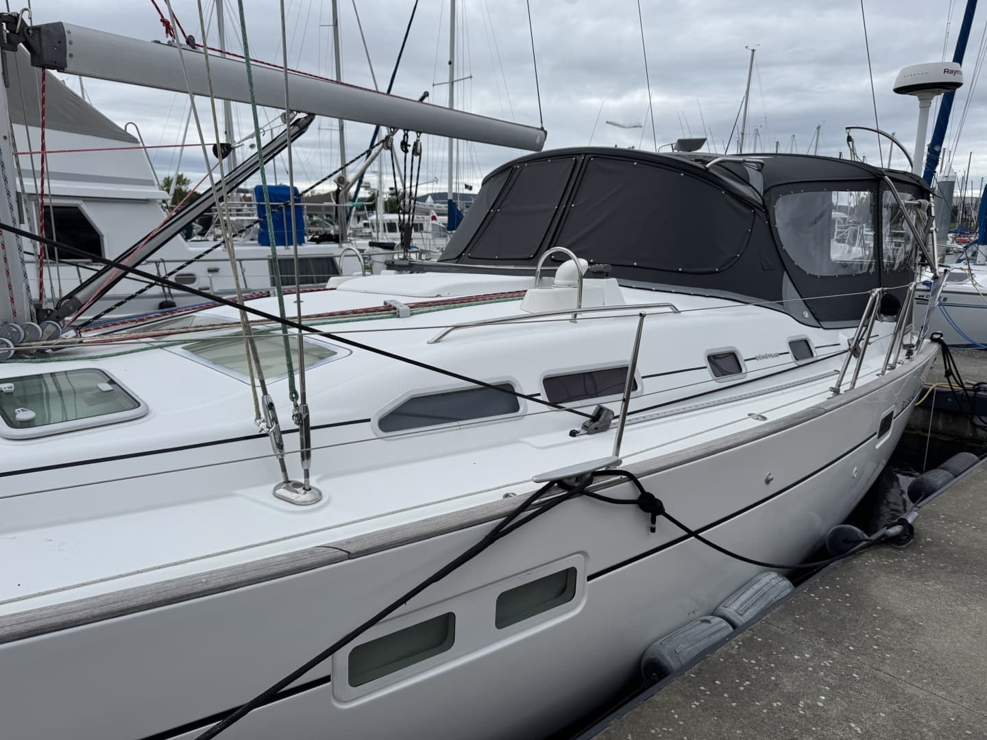 2004 Beneteau 423