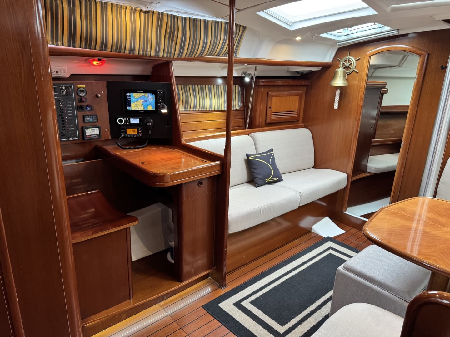 2004 Beneteau 423
