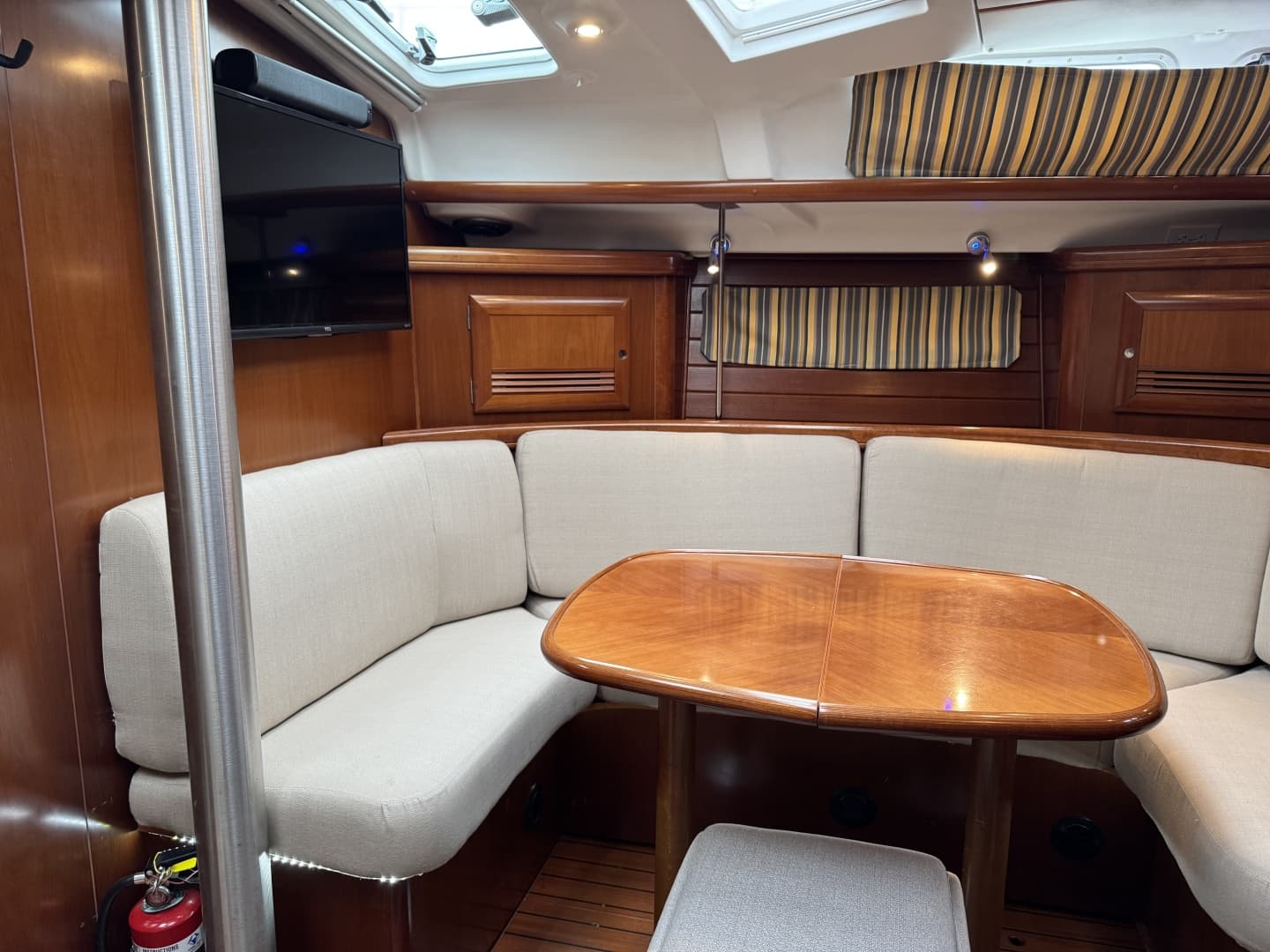 2004 Beneteau 423