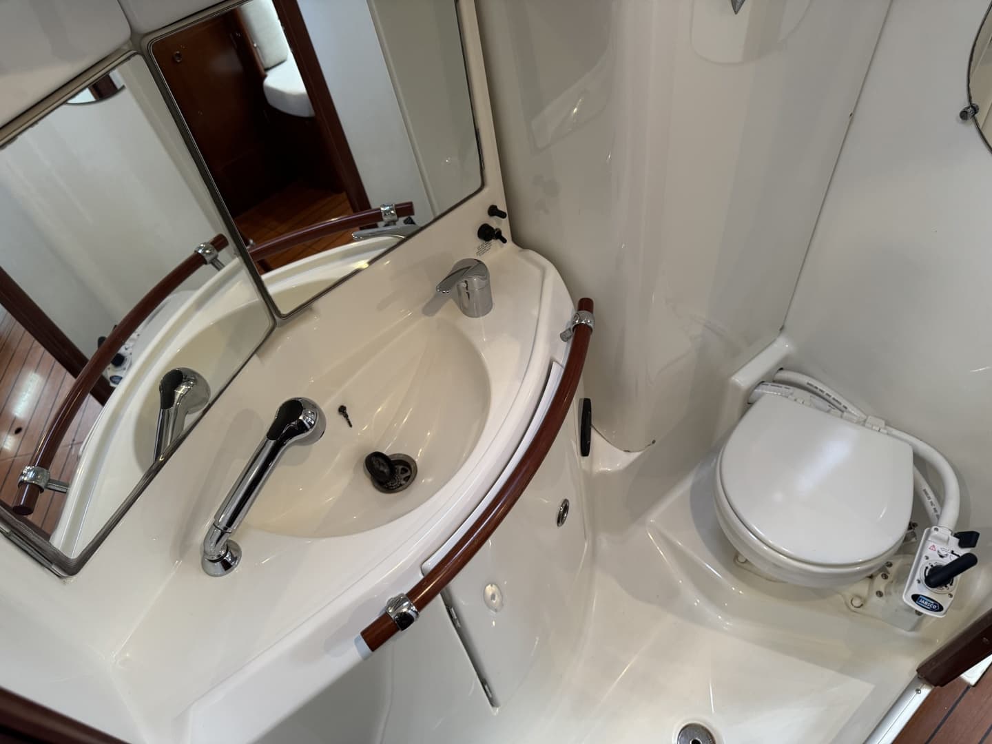 2004 Beneteau 423
