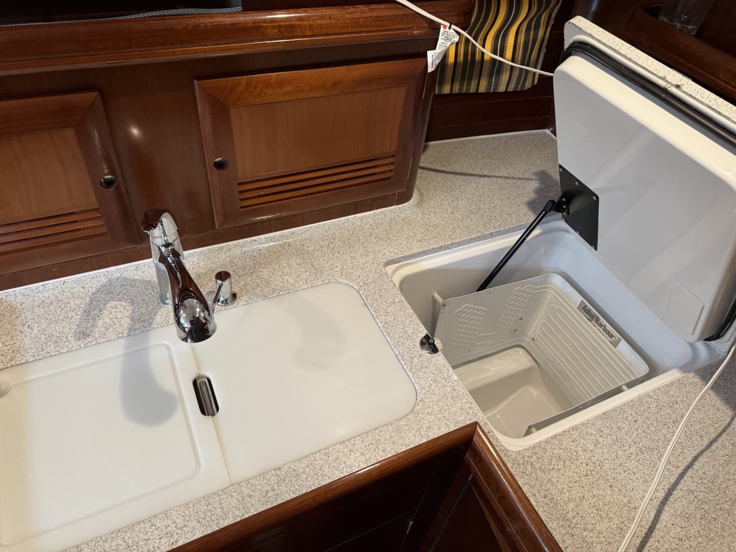 2004 Beneteau 423