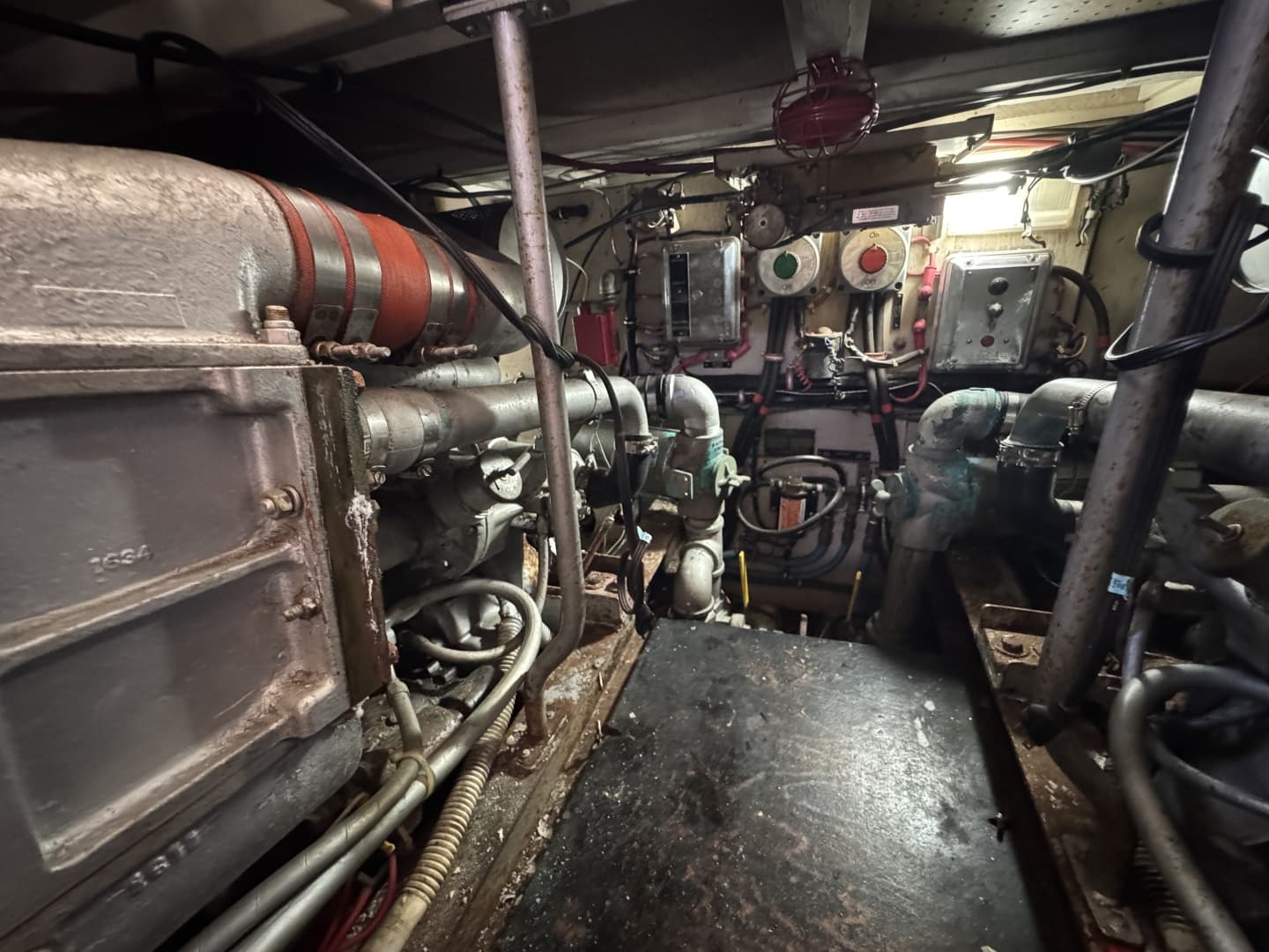 1984 Viking Aft Cabin Motor yacht
