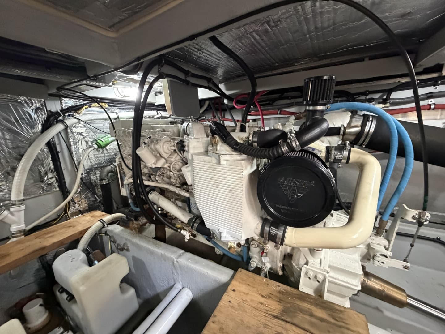 2004 Meridian 411