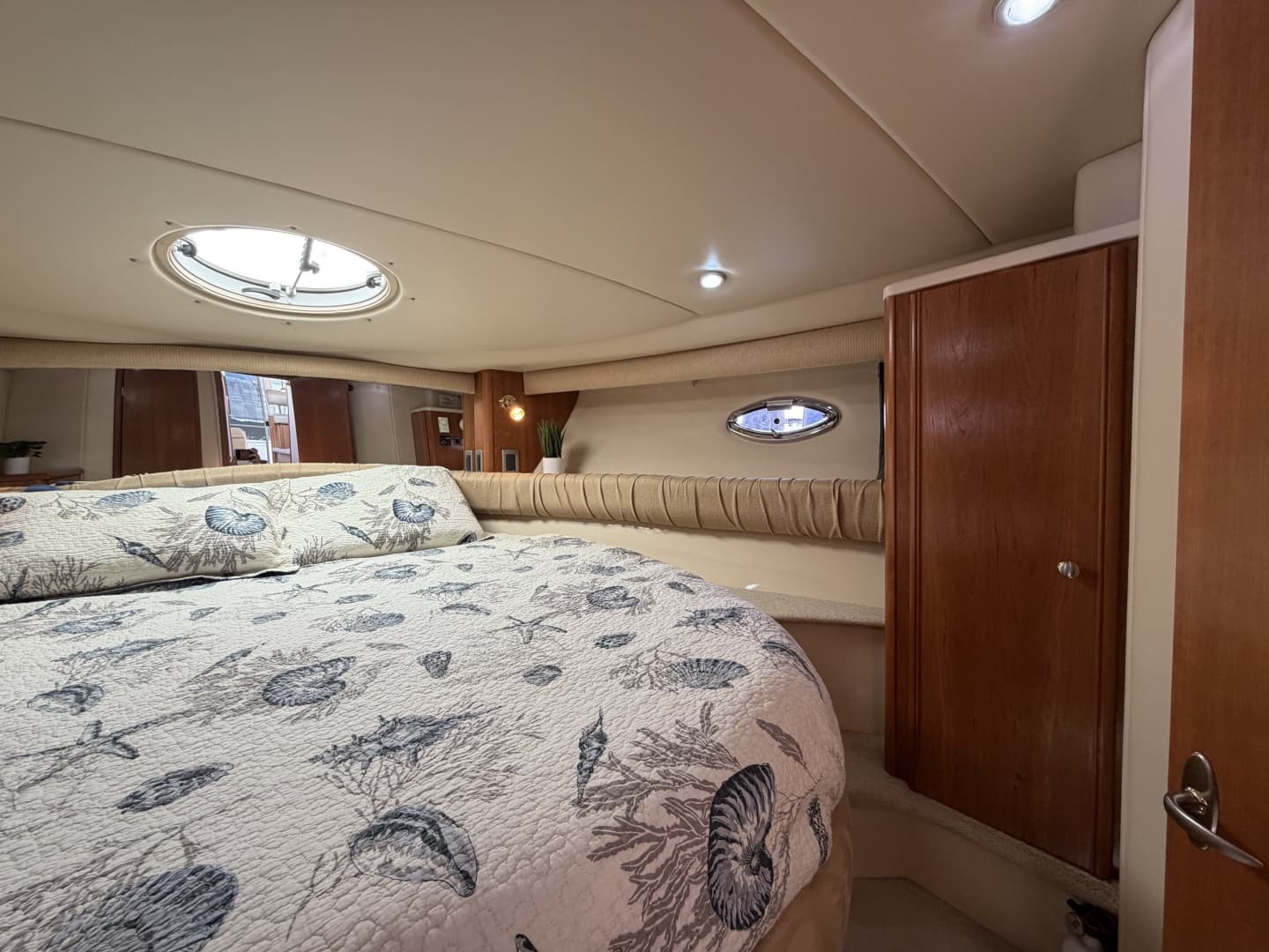 2004 Meridian 411