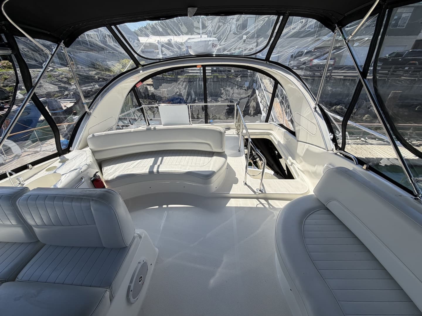 2004 Meridian 411