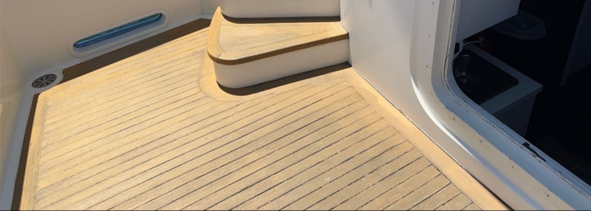 Cockpit sole
