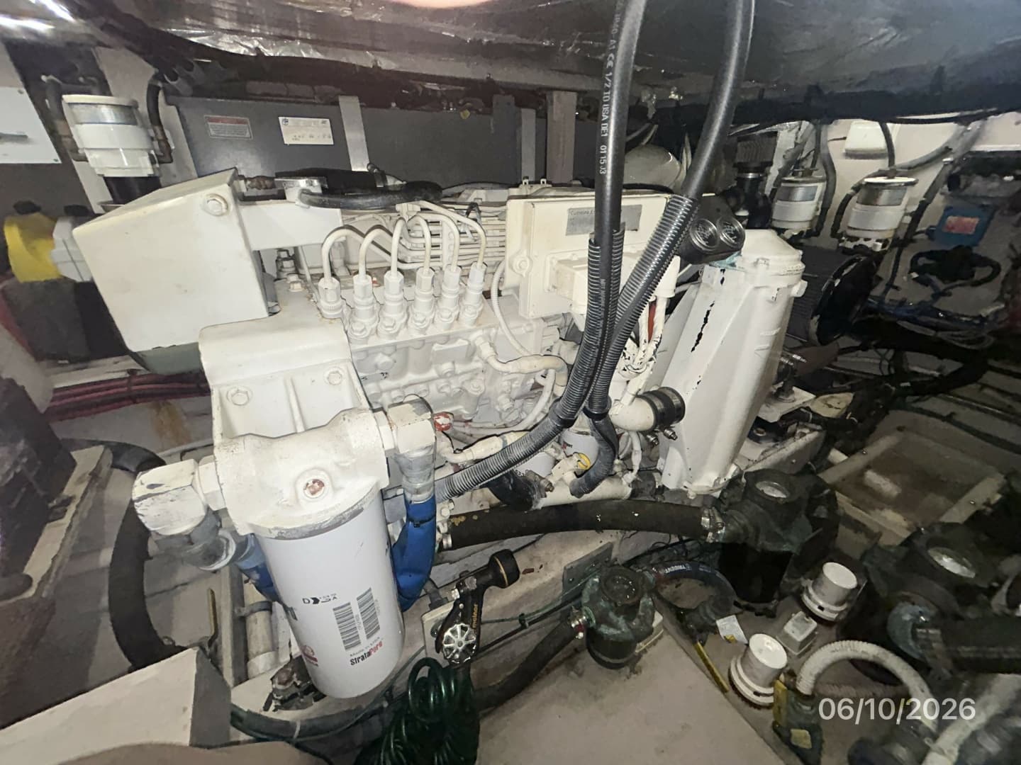39' Sea Ray starboard main engine