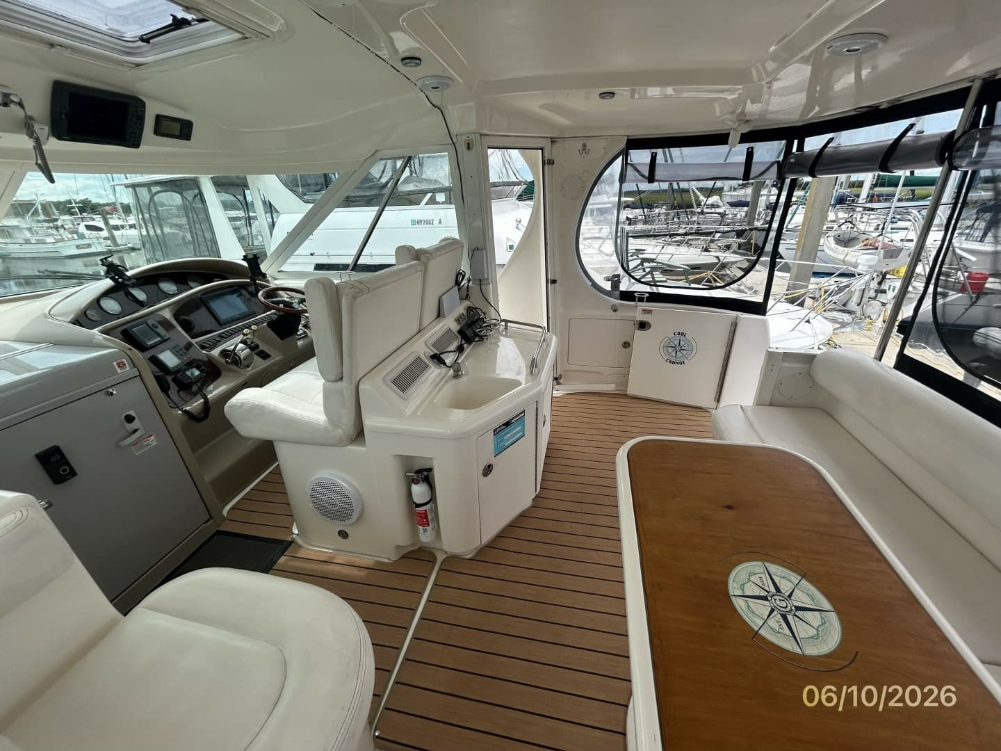 39' Sea Ray sundeck starboard