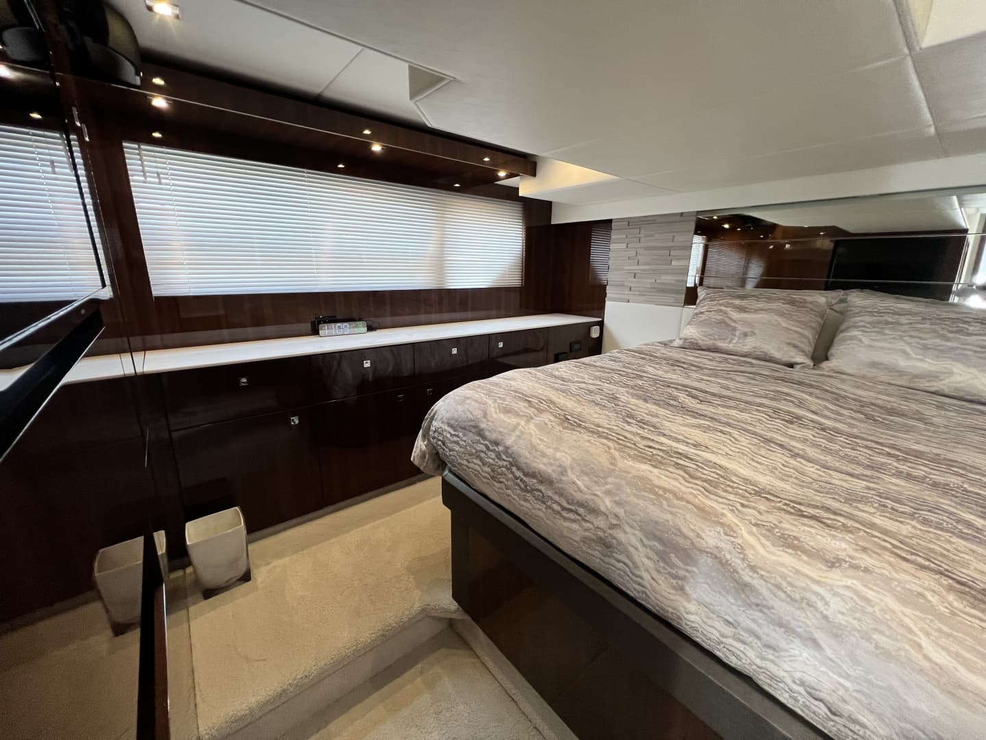 2021 Cruisers Yachts 50 Cantius