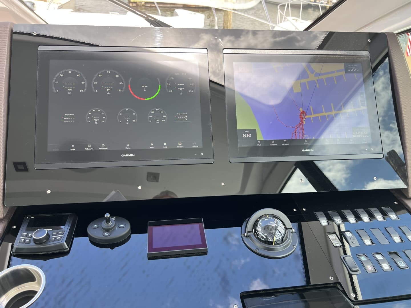 2021 Cruisers Yachts 50 Cantius