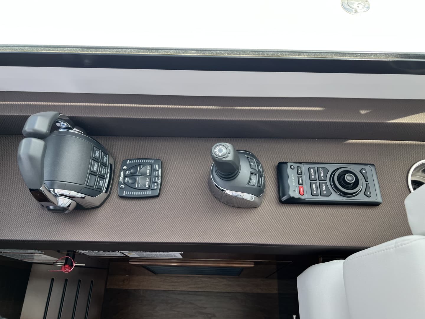 2021 Cruisers Yachts 50 Cantius