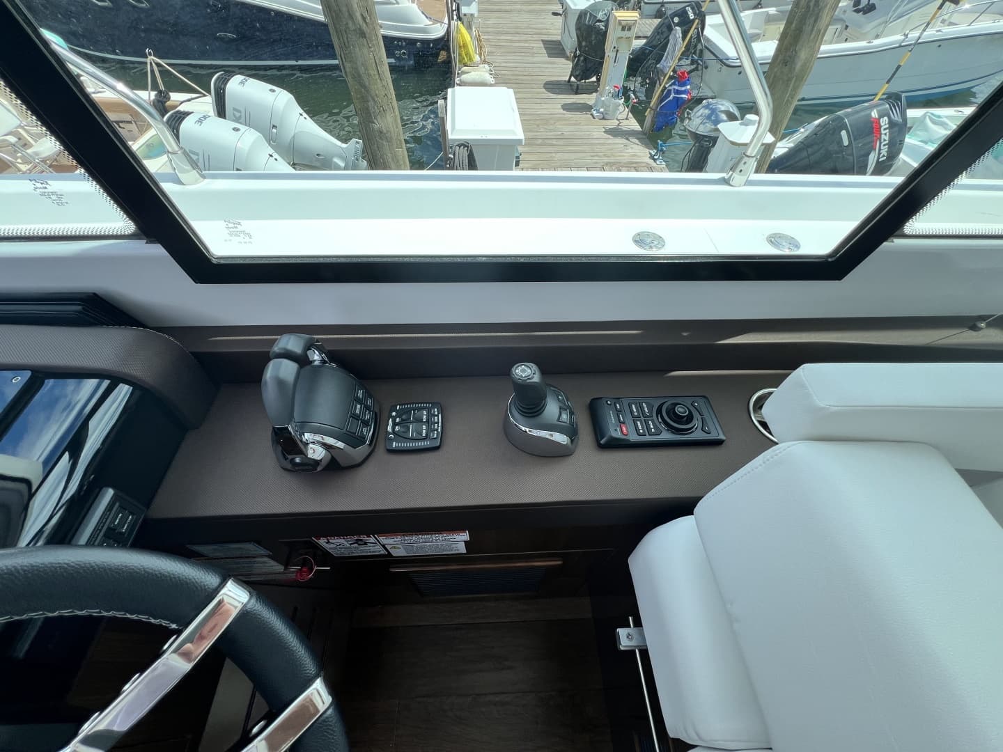 2021 Cruisers Yachts 50 Cantius