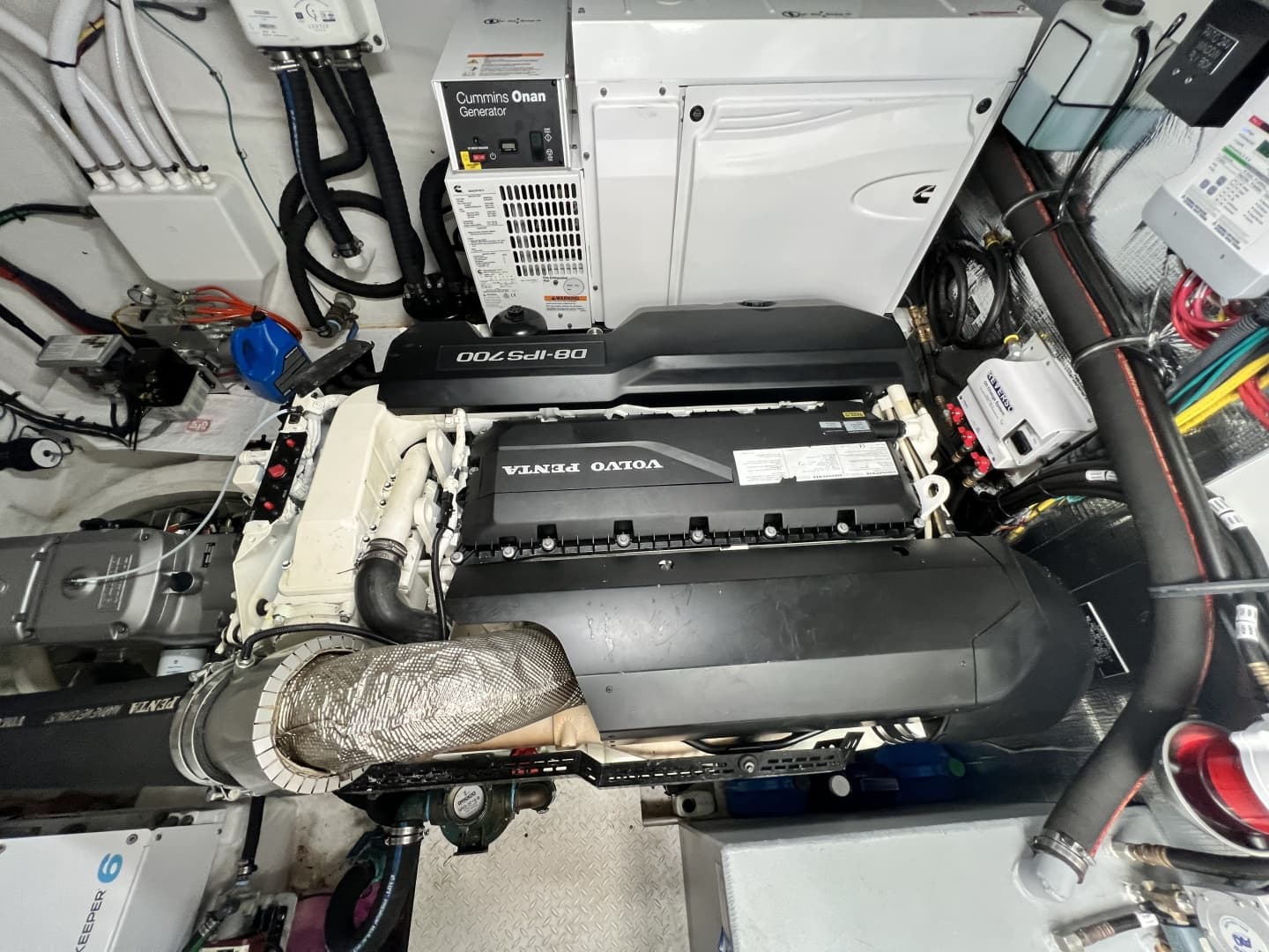 2021 Cruisers Yachts 50 Cantius