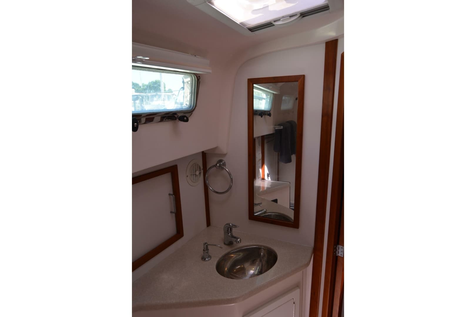 2009 Sabre 34 Express