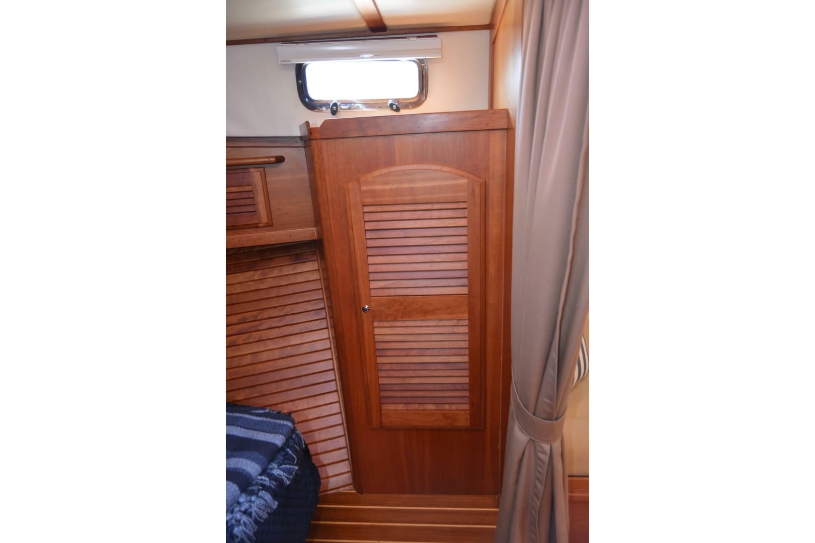 2009 Sabre 34 Express