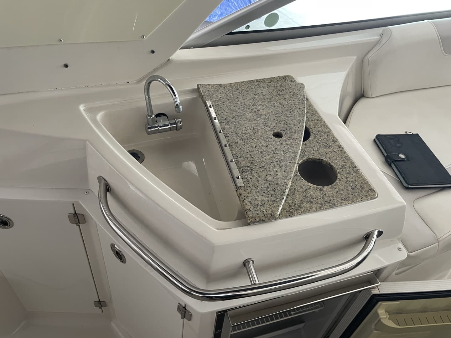 2010 Monterey 280 SCR