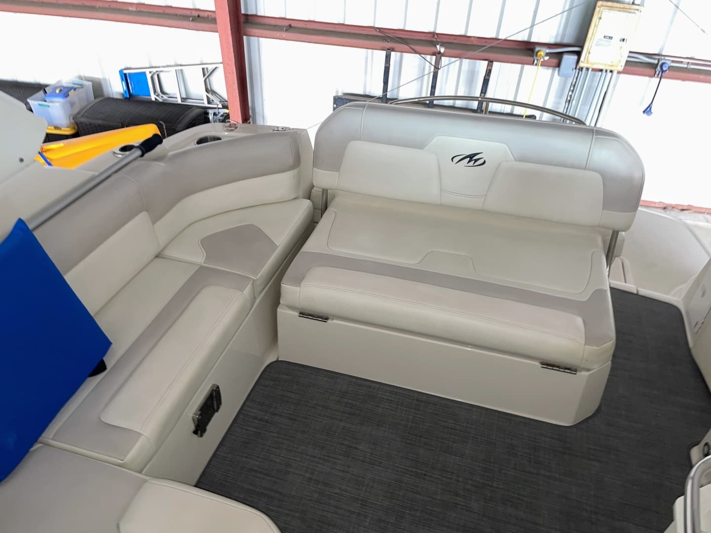 2010 Monterey 280 SCR