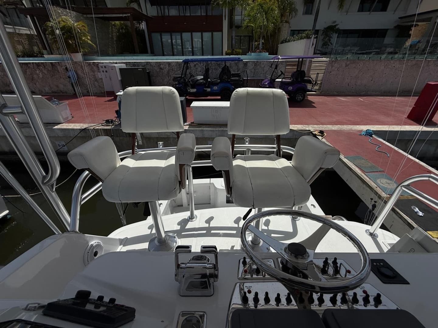 2004 Cabo 35 Flybridge