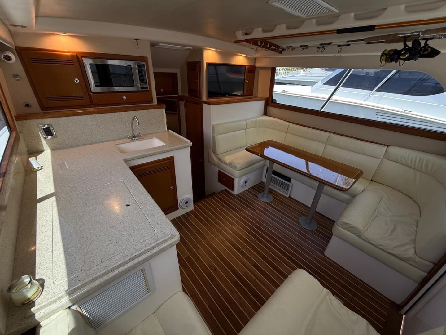 2004 Cabo 35 Flybridge