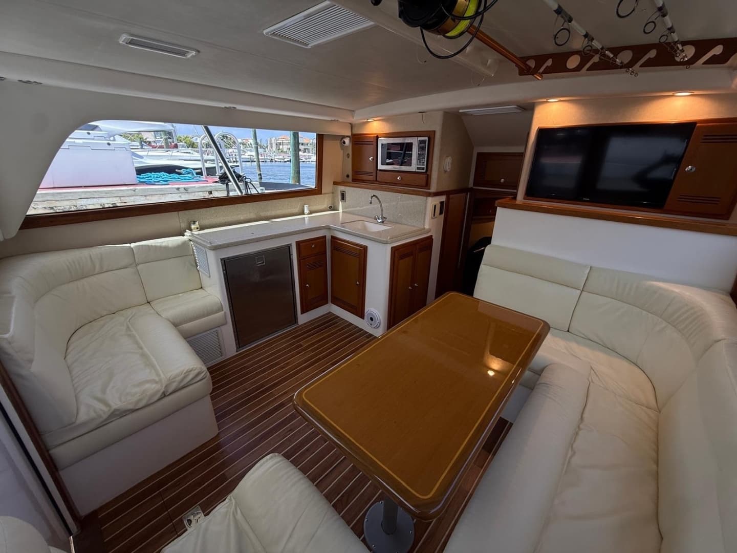 2004 Cabo 35 Flybridge