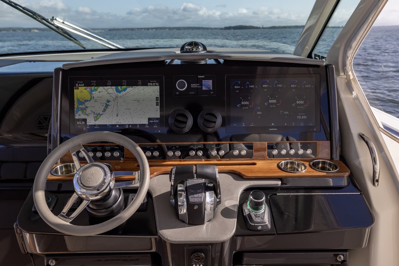 2021 Tiara Sport 