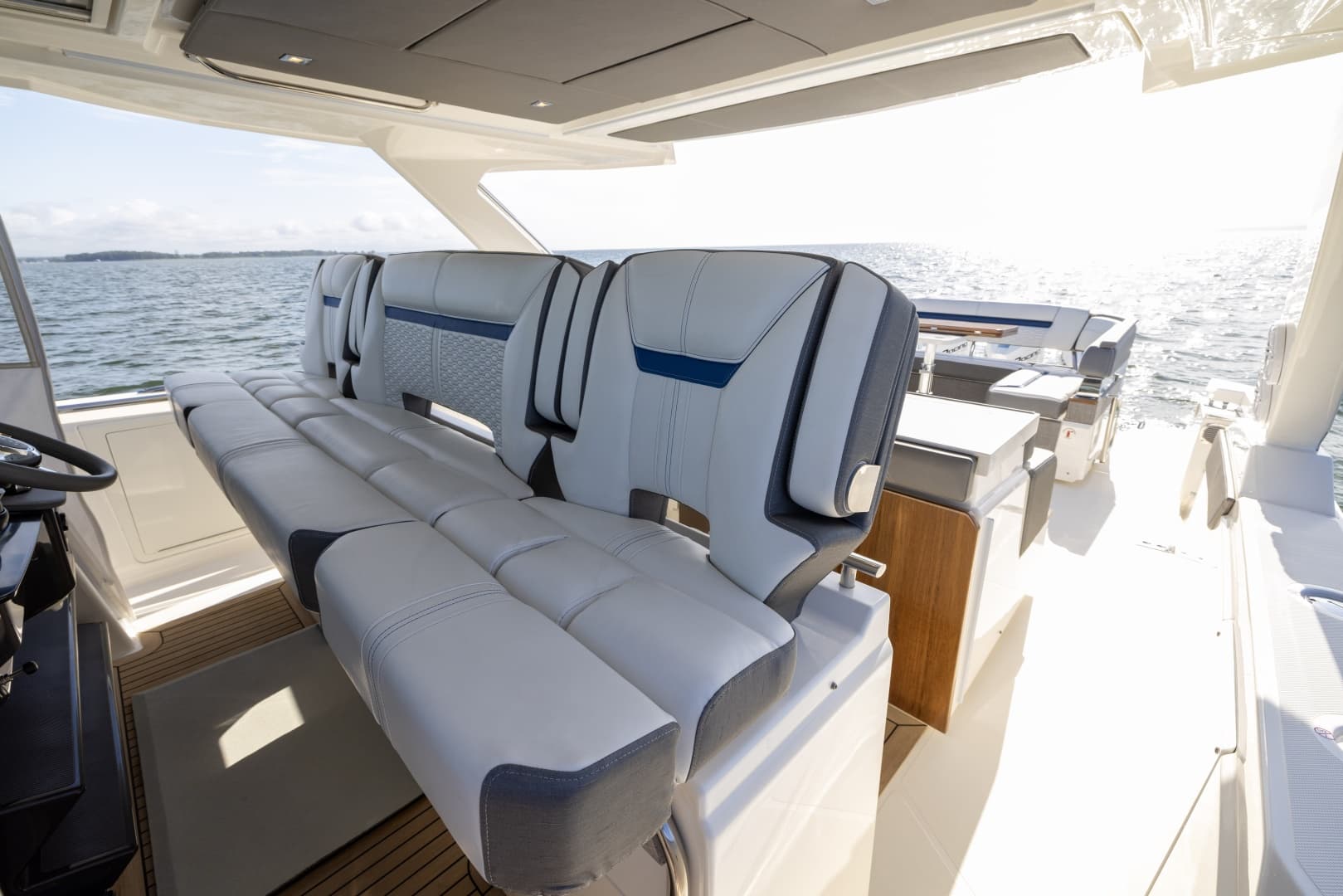 2021 Tiara Sport 